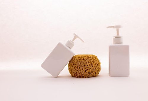 Naturalne kosmetyki do ciała – gdzie ich szukać i na co zwrócić uwagę przy ich zakupie?